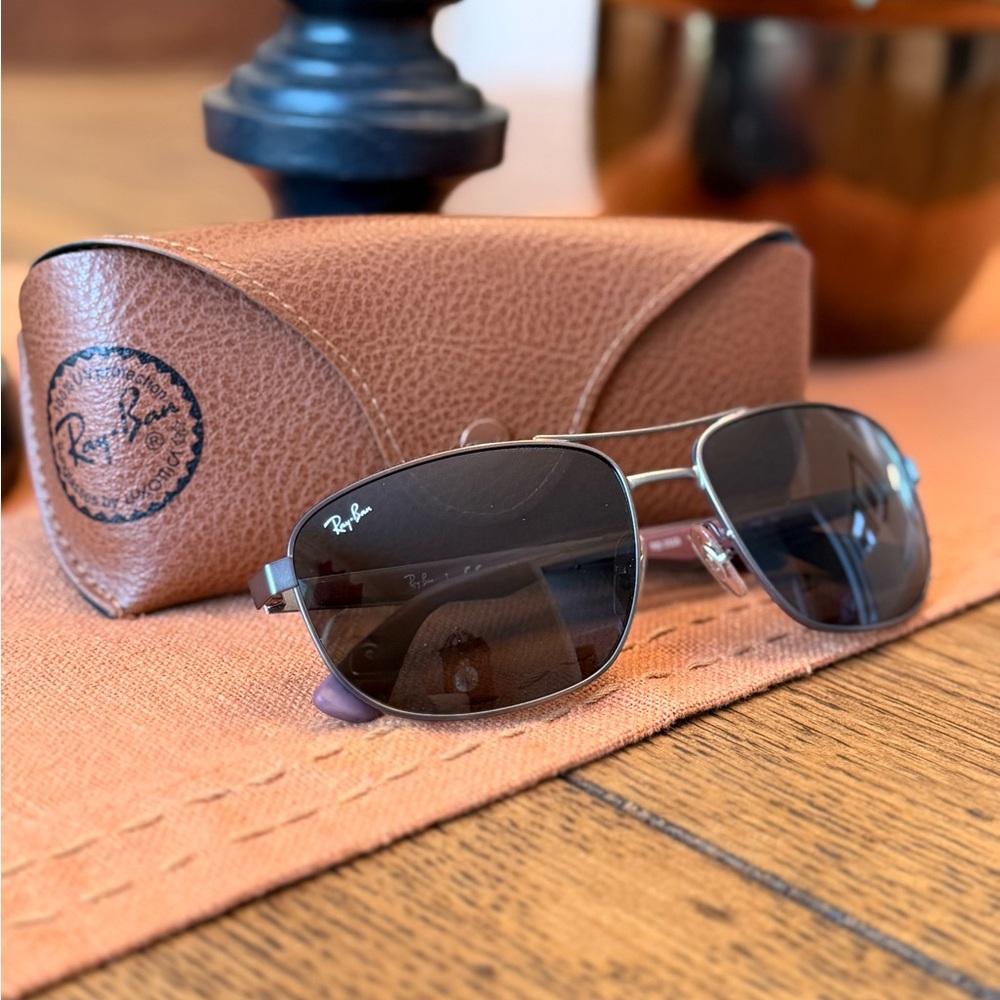 Ray-Ban RB3528 Sunglasses with Leather Case